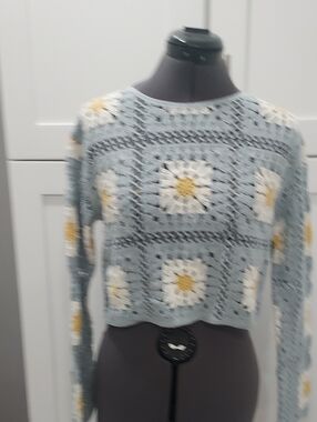 Truth By Repiblic Light Blue Crochet Daisy Crop Sweater
